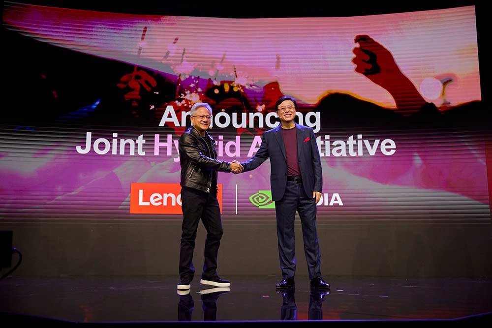 YY welcomes NVIDIA's CEO, Jensen Huang, to the stage